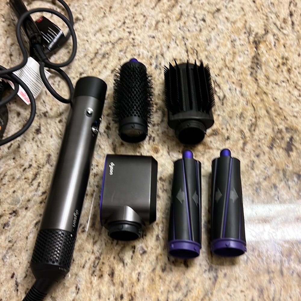Dyson Air wrap system